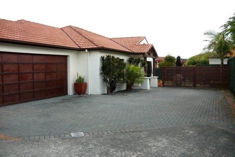 Photo of property in 27 Seneca Court, Golflands, Auckland, 2013