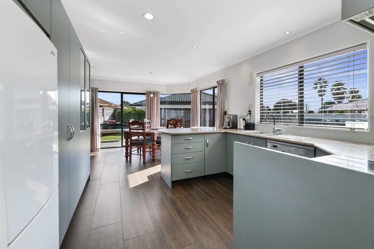 Photo of property in 6 Arabian Drive, Papamoa Beach, Papamoa, 3118