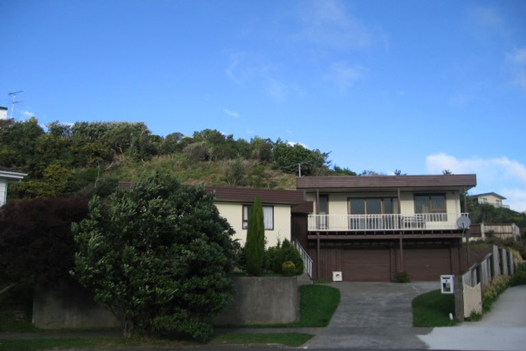 Photo of property in 8 Tarras Grove, Kelson, Lower Hutt, 5010