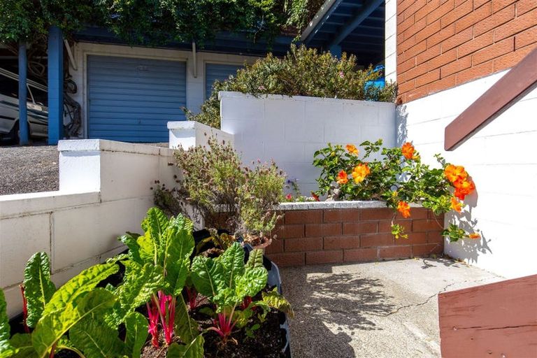 Photo of property in 103b Milton Terrace, Picton, 7220