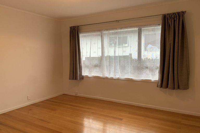 Photo of property in 1/114 Kervil Avenue, Te Atatu Peninsula, Auckland, 0610