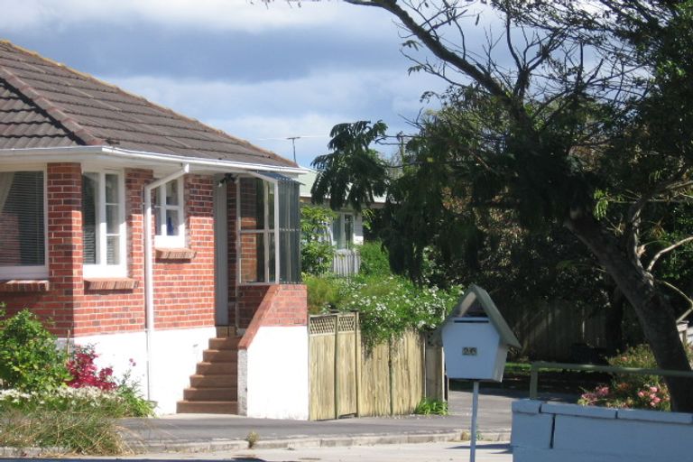 Photo of property in 24a Koromiko Street, New Lynn, Auckland, 0600