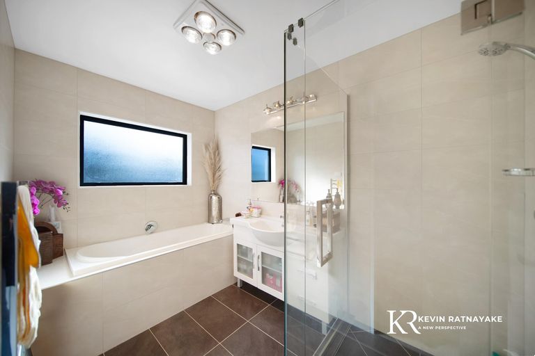 Photo of property in 5 Kereru Rise, Papakura, 2110