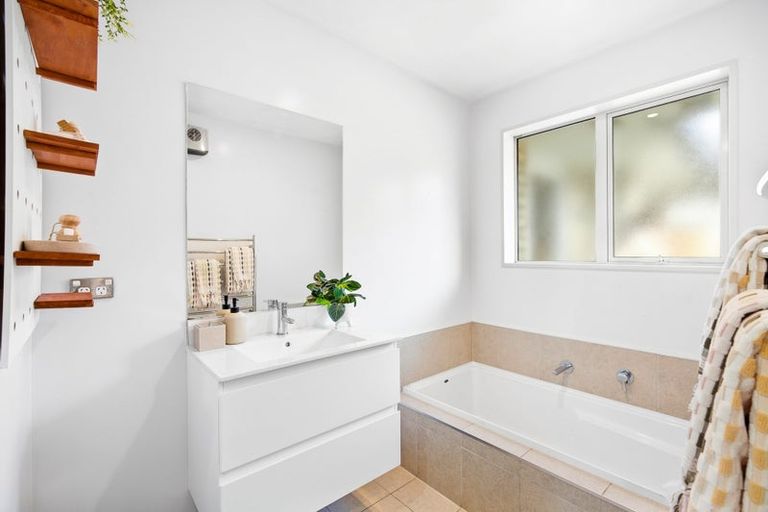 Photo of property in 4 Annies Lane, Aidanfield, Christchurch, 8025