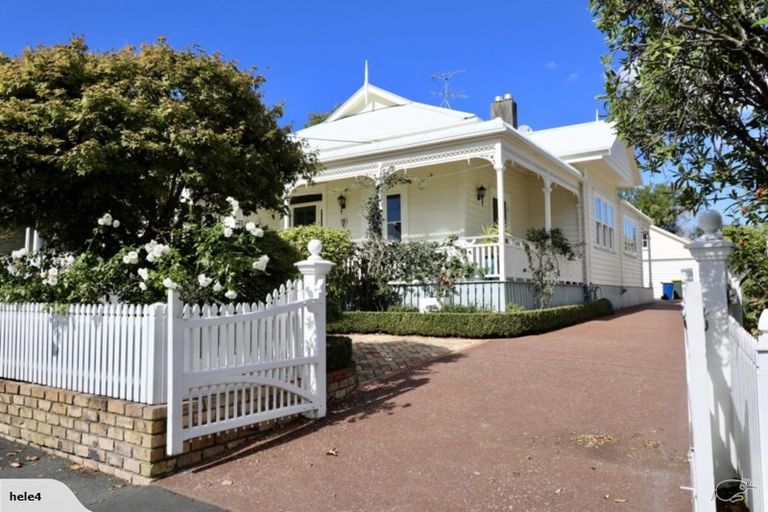 Photo of property in 7 Grahame Street, Devonport, Auckland, 0624