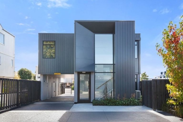 Photo of property in 2/308 Hereford Street, Christchurch Central, Christchurch, 8011