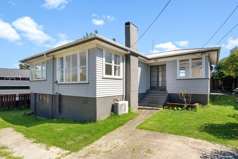 Photo of property in 22 Adams Road, Manurewa, Auckland, 2102