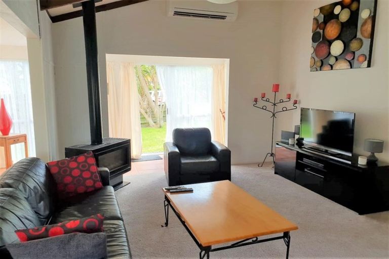 Photo of property in 11 Tulsa Grove, Totara Park, Upper Hutt, 5018