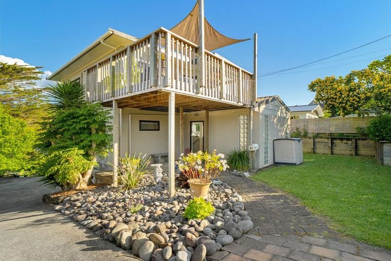 Photo of property in 16 Okura River Road, Okura, Albany, 0792