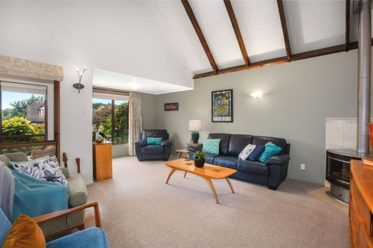 Photo of property in 2 Exploration Way, Whitby, Porirua, 5024