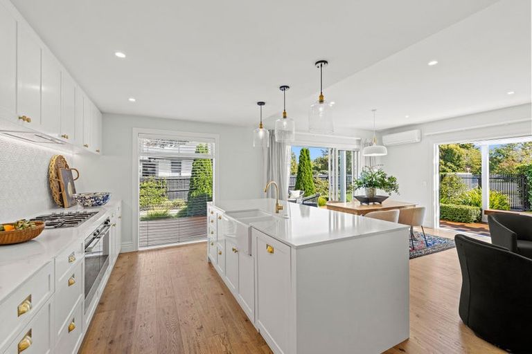 Photo of property in 87 Cashmere Road, Cashmere, Christchurch, 8022