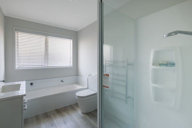 Photo of property in 16 Stingray Drive, Omokoroa, 3114