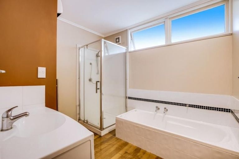 Photo of property in 1/114 Sunrise Avenue, Mairangi Bay, Auckland, 0630