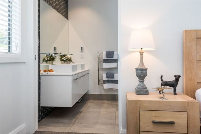 Photo of property in 4 Bernora Crescent, Bombay, 2675