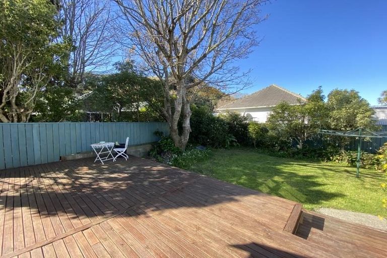 Photo of property in 6 Tringham Street, Karori, Wellington, 6012