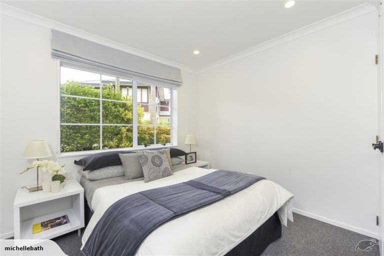 Photo of property in 14 Gala Place, Henderson, Auckland, 0612