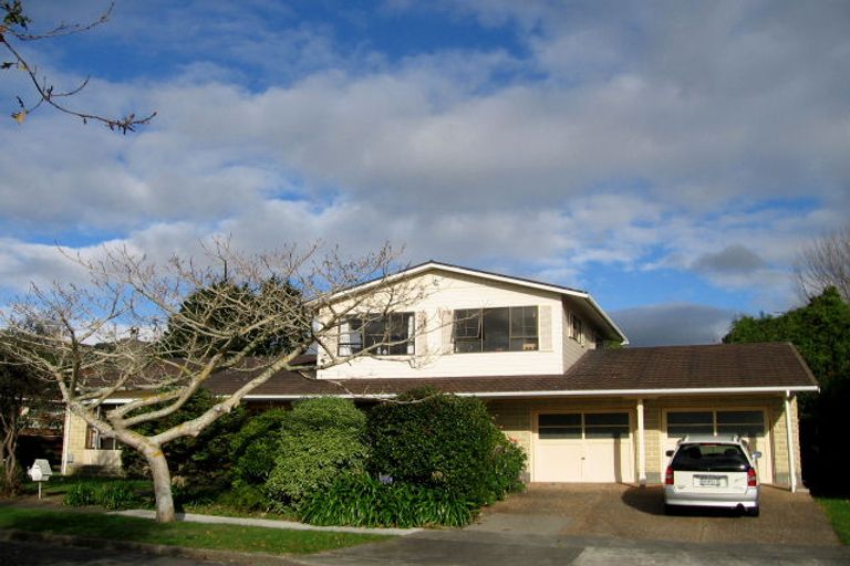 Photo of property in 73 Nimmo Avenue East, Waikanae, 5036