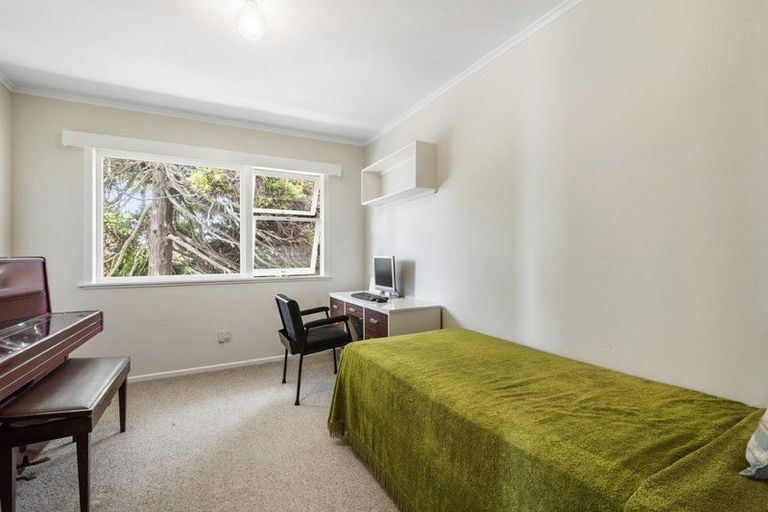 Photo of property in 13 Windsor Place, Windsor Park, Auckland, 0630