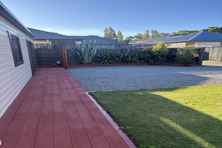 Photo of property in 207 Wainoni Road, Avondale, Christchurch, 8061