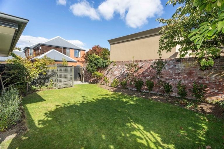 Photo of property in 77 Watford Street, Strowan, Christchurch, 8052