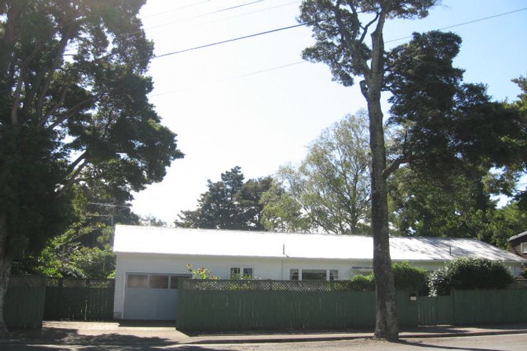 Photo of property in 2 Wood Street, Wallaceville, Upper Hutt, 5018
