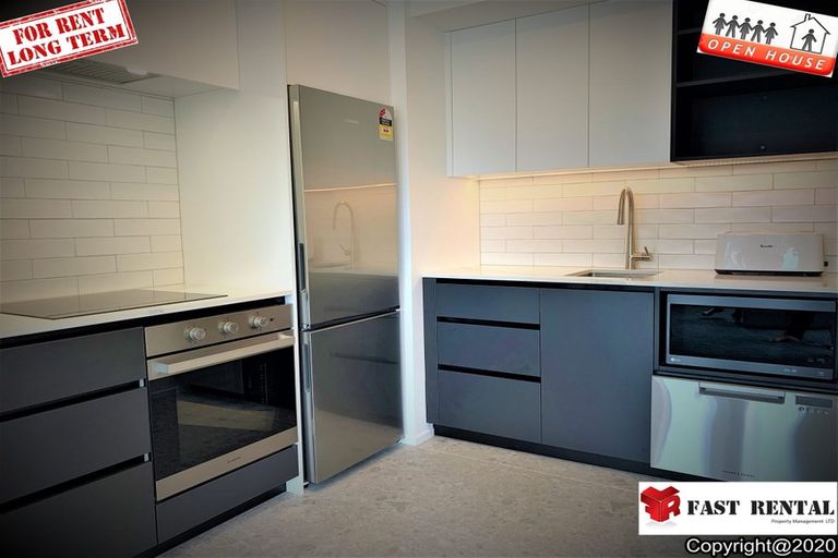 Photo of property in 112 Tamahere Drive, Glenfield, Auckland, 0629