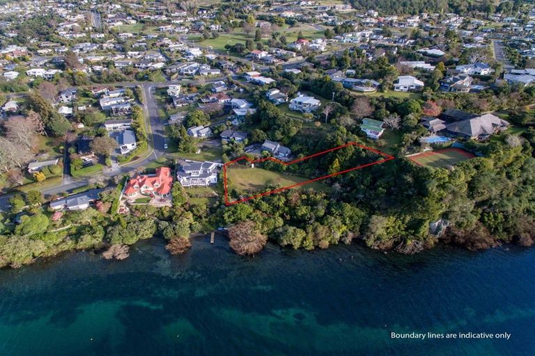 Photo of property in 2/19 Te Kopua Street, Acacia Bay, Taupo, 3330