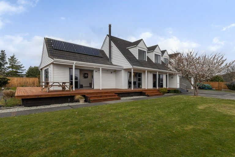 Photo of property in 14 Okarito Avenue, Levin, 5510