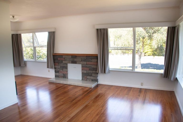 Photo of property in 1/22 Old Lake Road, Narrow Neck, Auckland, 0624