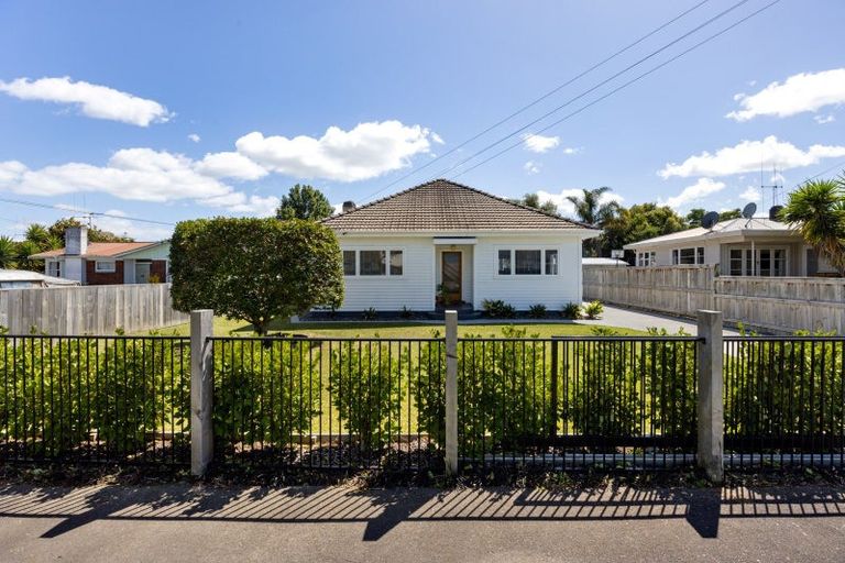 Photo of property in 14 Winter Street, Fairfield, Hamilton, 3214