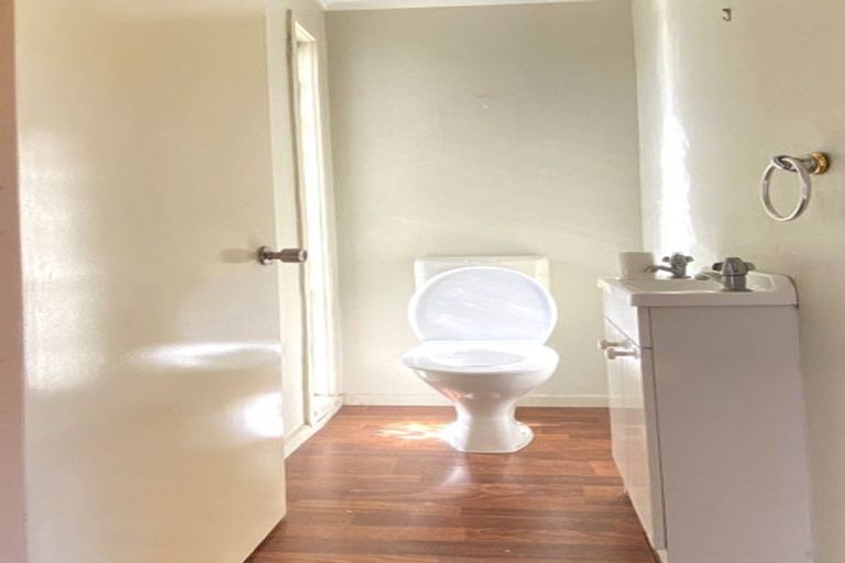 Photo of property in 689 Beach Road, Rothesay Bay, Auckland, 0630