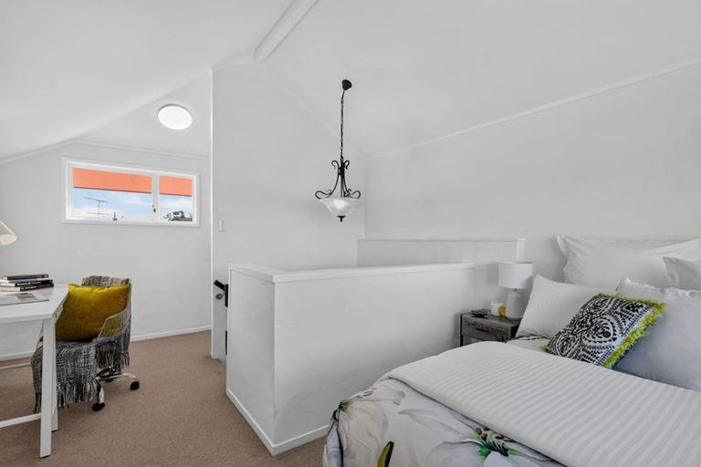 Photo of property in 4/3 Glen Road, Browns Bay, Auckland, 0630