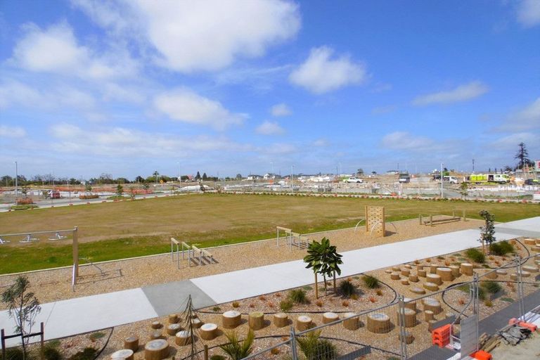 Photo of property in 9/25 Sidney Wallingford Way, Hobsonville, Auckland, 0616