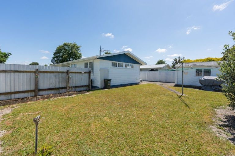 Photo of property in 19 Halswell Crescent, Westbrook, Palmerston North, 4412