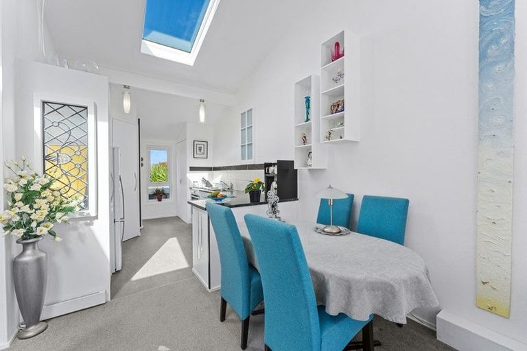 Photo of property in 3/4a Dallinghoe Crescent, Milford, Auckland, 0620