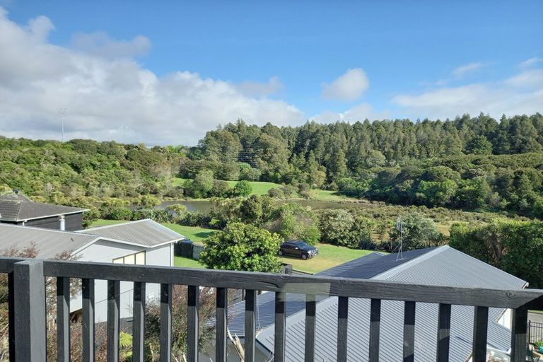 Photo of property in 2/7 Kitewao Street, Northcote, Auckland, 0627