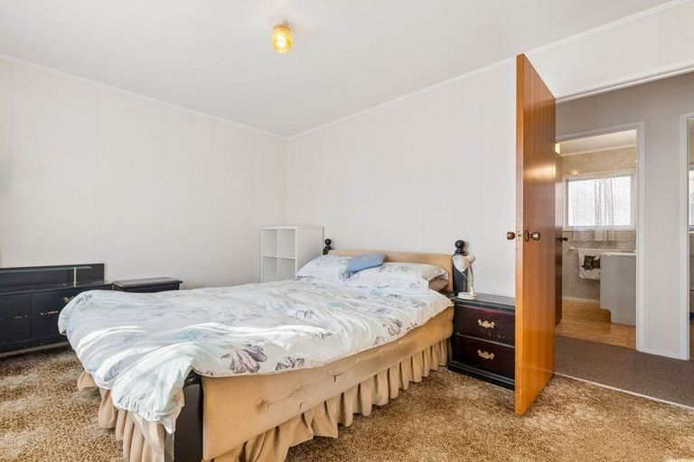 Photo of property in 2/39 Ashdown Place, Pahurehure, Papakura, 2113