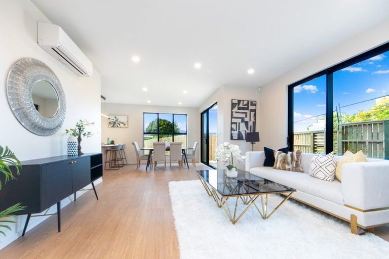 Photo of property in 7a Hewlett Road, Massey, Auckland, 0614