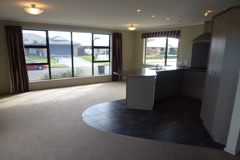 Photo of property in 20 Meridian Grove, Kelvin Grove, Palmerston North, 4414
