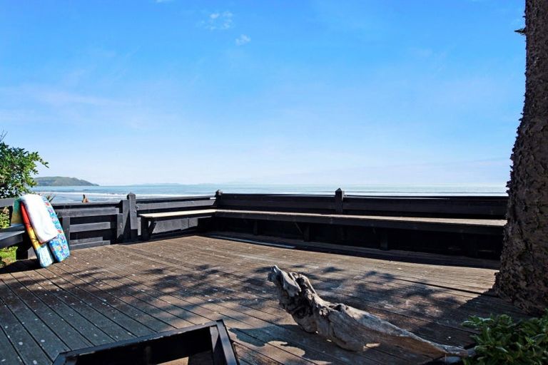 Photo of property in 2/33 Beach Road, Paekakariki, 5034