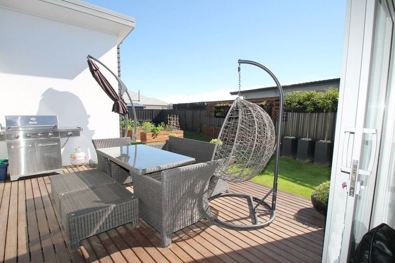 Photo of property in 16 Silver Springs Boulevard, Mosgiel, 9024