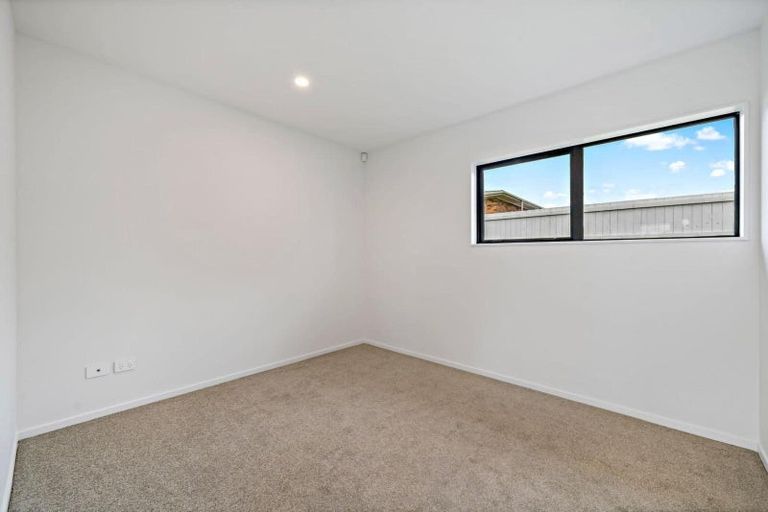 Photo of property in 456a West Coast Road, Glen Eden, Auckland, 0602
