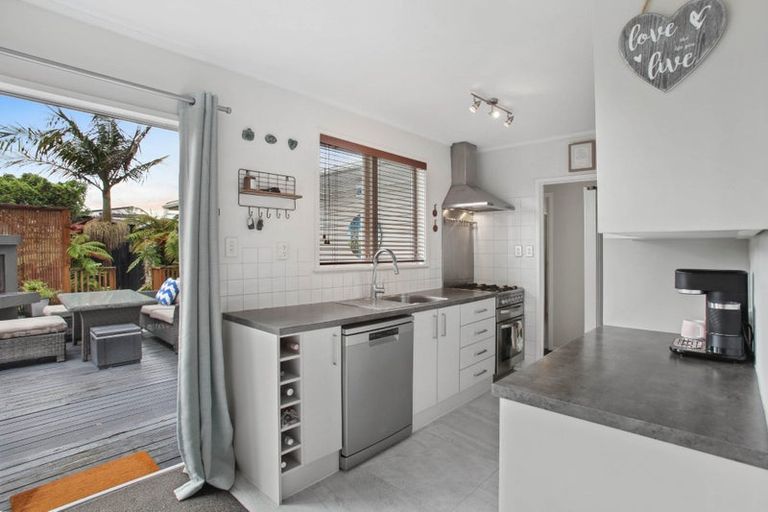 Photo of property in 47 Universal Drive, Henderson, Auckland, 0610