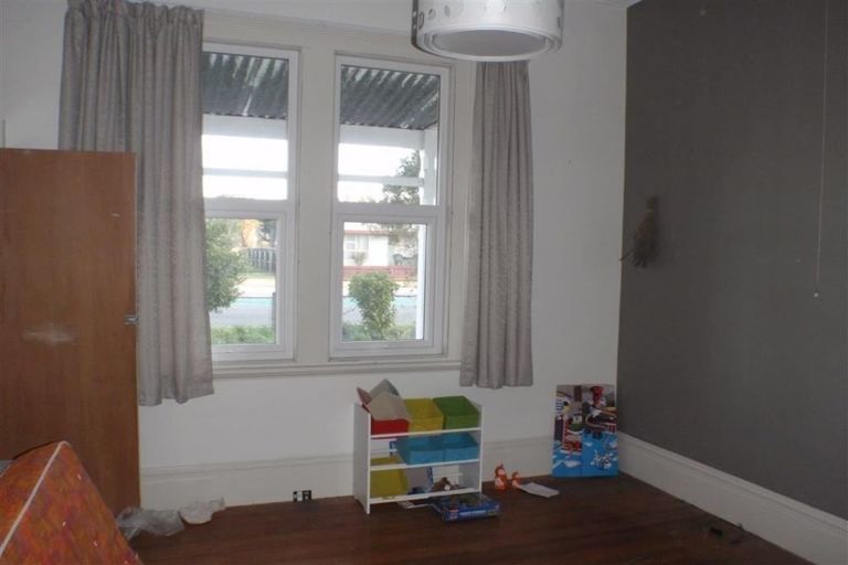 Photo of property in 9 High Street, Hawarden, 7385