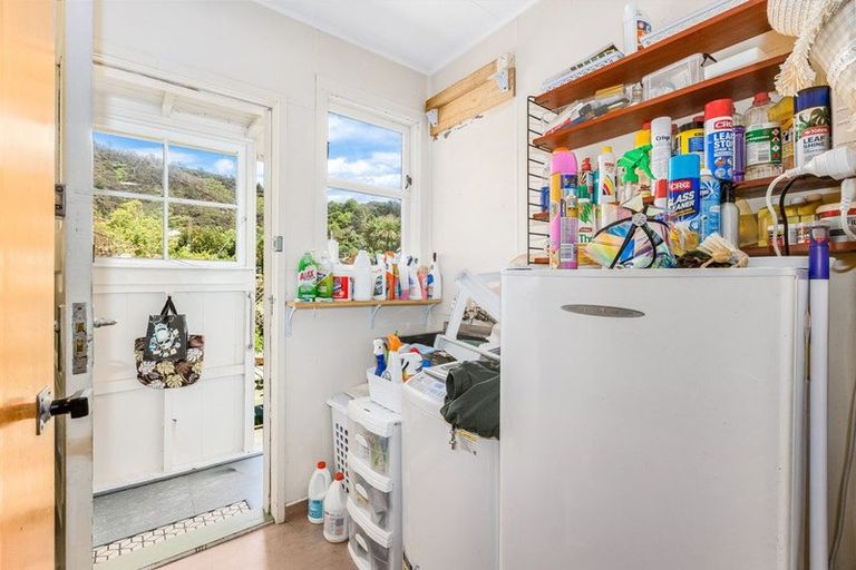 Photo of property in 21 Feist Street, Naenae, Lower Hutt, 5011