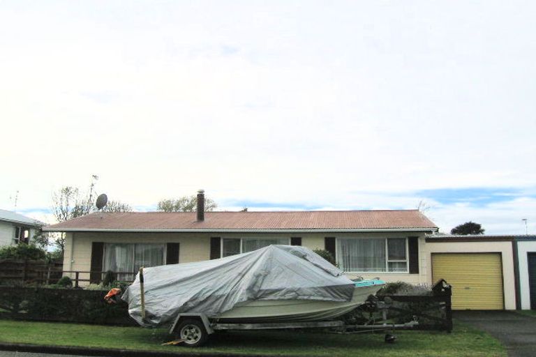 Photo of property in 2a Elder Grove, Paraparaumu, 5032