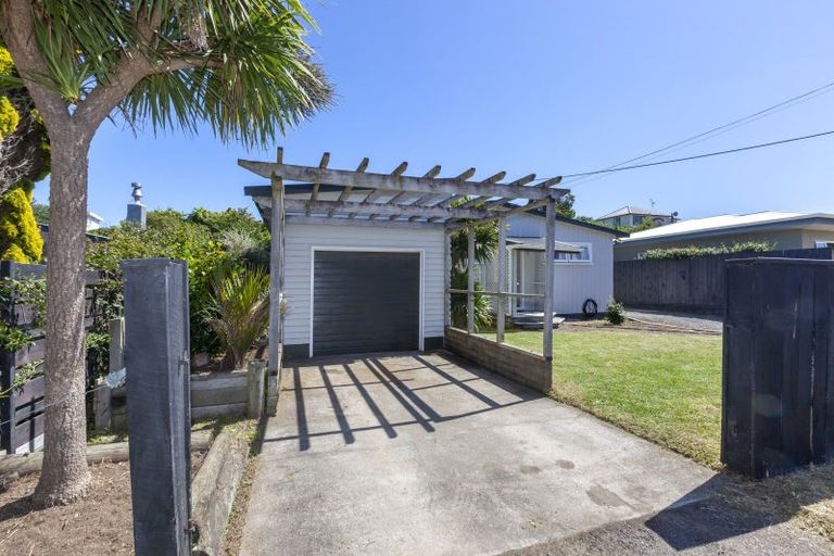 Photo of property in 81 Glen Road, Raumati South, Paraparaumu, 5032