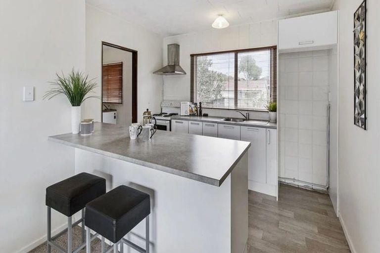 Photo of property in 2/22 Daytona Road, Henderson, Auckland, 0610