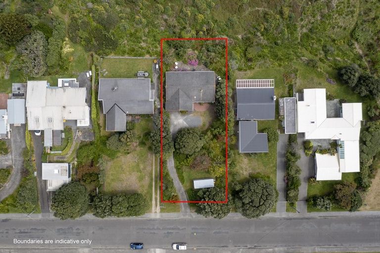 Photo of property in 43 Field Way, Waikanae Beach, Waikanae, 5036