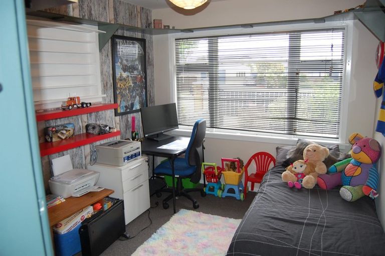 Photo of property in 23 Barclay Place, Burwood, Christchurch, 8061